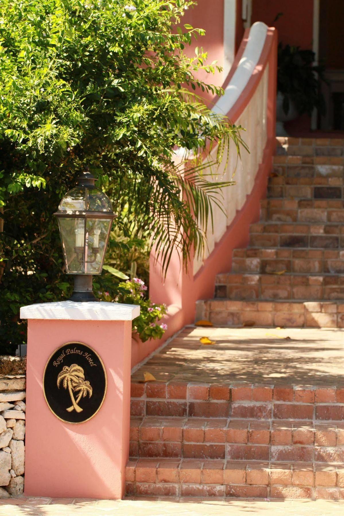 Royal Palms Hotel Hamilton City Ngoại thất bức ảnh